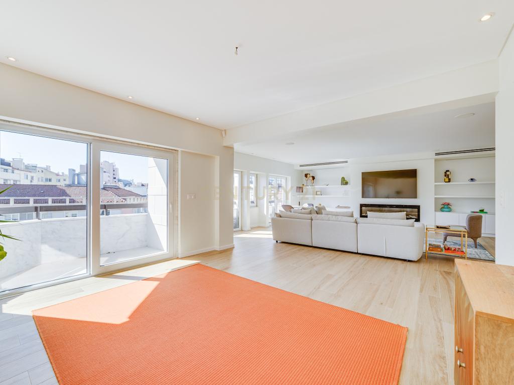 Luxuoso apartamento T4 em Lisboa com Vista e Acabamentos de Alta Qualidade - Image 17